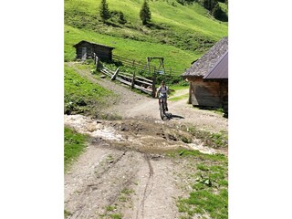 mountainbiken in der Gegend