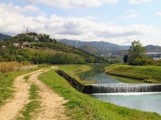 Fluss Mirna und Radwege