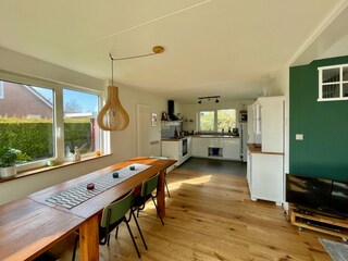 Wohnzimmer mit großem Eßbereich