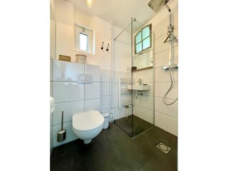 Kleines Badezimmer unten