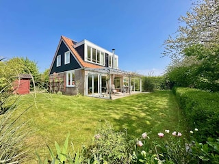 Schöner großer Garten