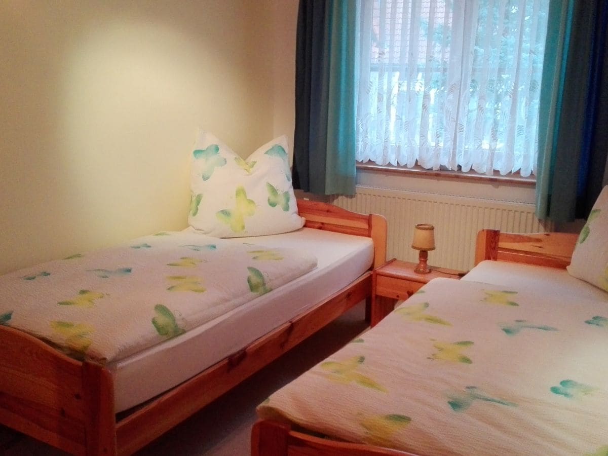 Schlafzimmer 2