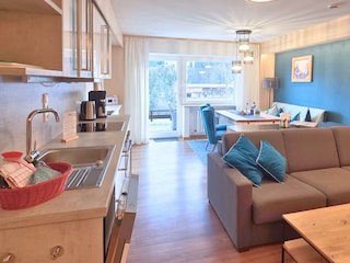 #1 Wohnraum Tür Richtung Balkon