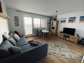 Das gemütliche Wohnzimmer mit Essecke