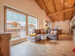 Sichtbarer Holzdachstuhl in der ganzen Wohnung