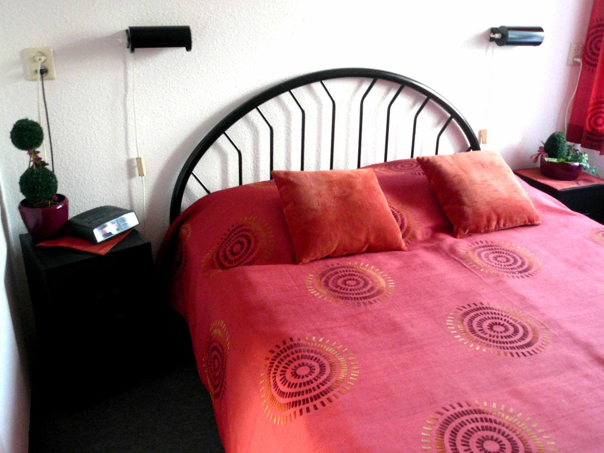 Schlafzimmer mit Doppelbett