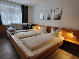 Schlafzimmer 3 Betten