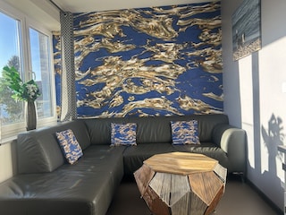 moderns helles Wohnzimmer