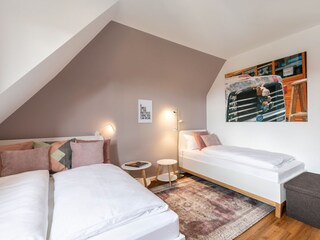 2. Schlafzimmer 2.OG