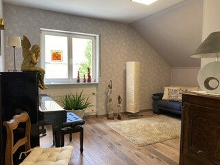 Leseecke mit Klavier