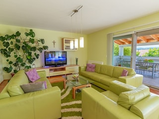 der Wohnbereich mit Terrasse