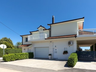 die Garage & der Eingang