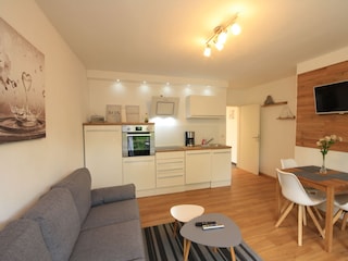 Wohn-/Essbereich mit offener Küche