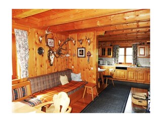 Bauernstube und Küche im Bio Blockhaus