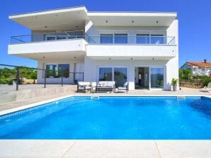 Holiday apartment Timmy with Pool & Seaview - Kornić - image1