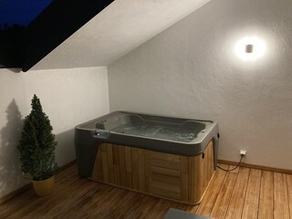 Whirlpool auf der Dachterrasse
