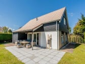 Das renovierte Ferienhaus mit sonnigem, eingezäuntem Ga