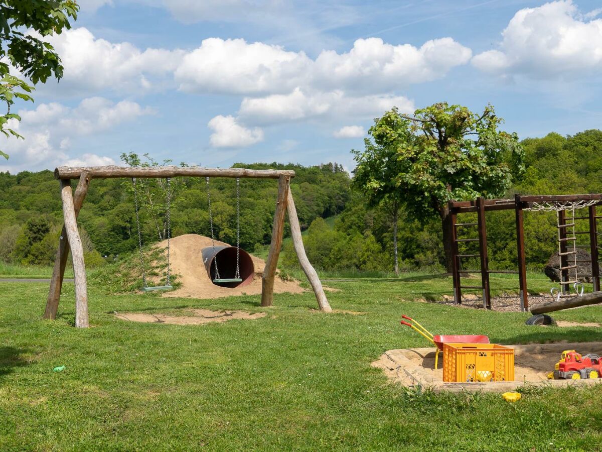 Spielplatz Schaukel, Sandkasten, Klettergerüst