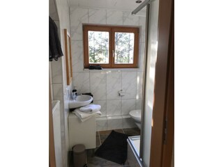 OG - Badezimmer mit Dusche