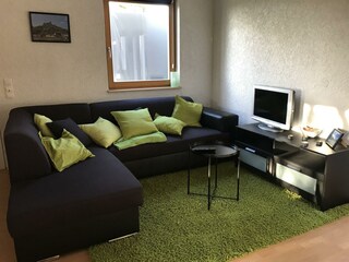 UG - Fernsehecke mit Ausziehcouch