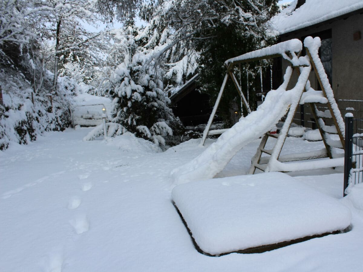 Spielplatz im Winter