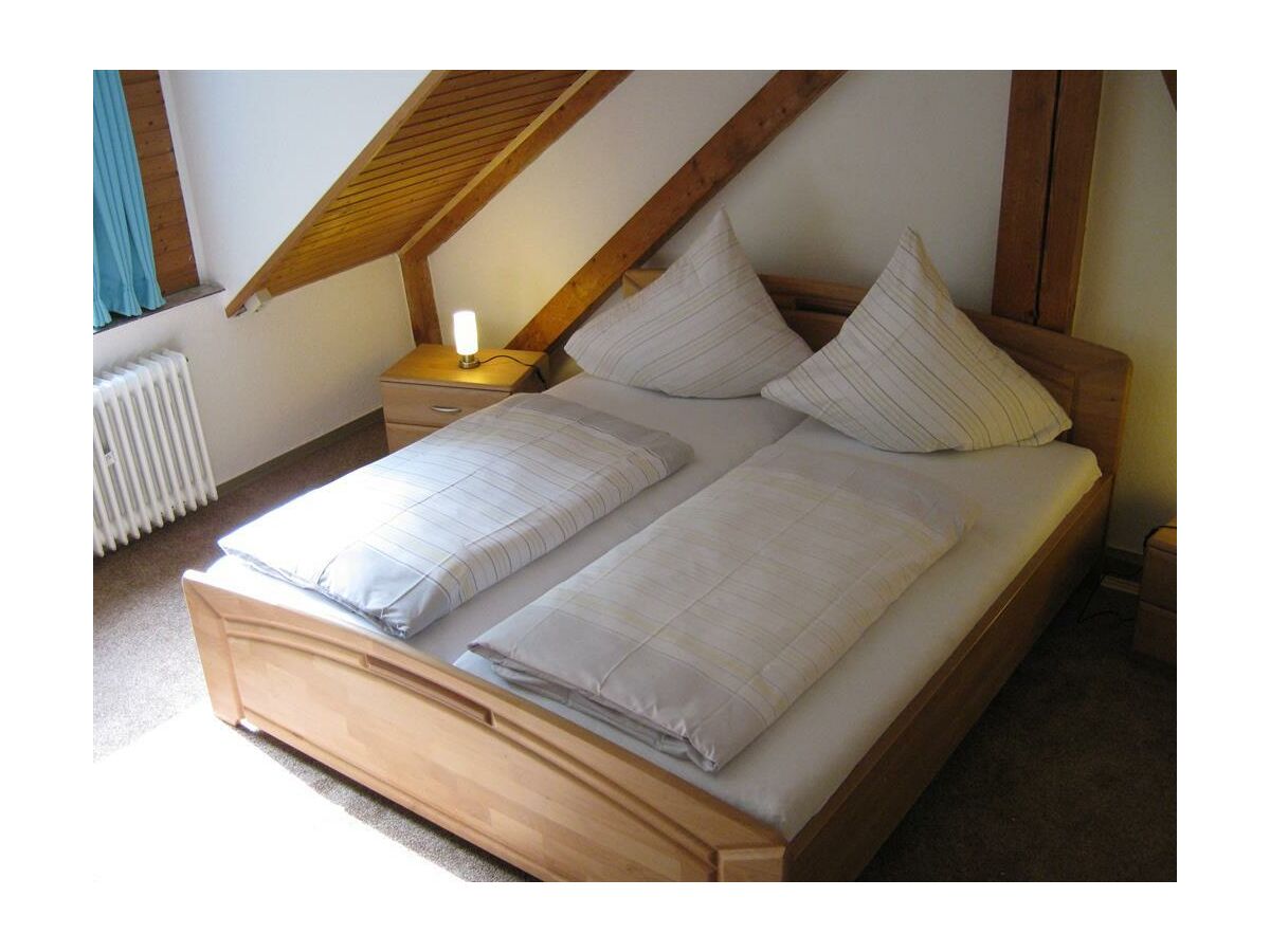 EifelNatur 3 - Schlafzimmer 1 mit Doppelbett