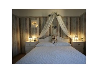 Schlafzimmer 5