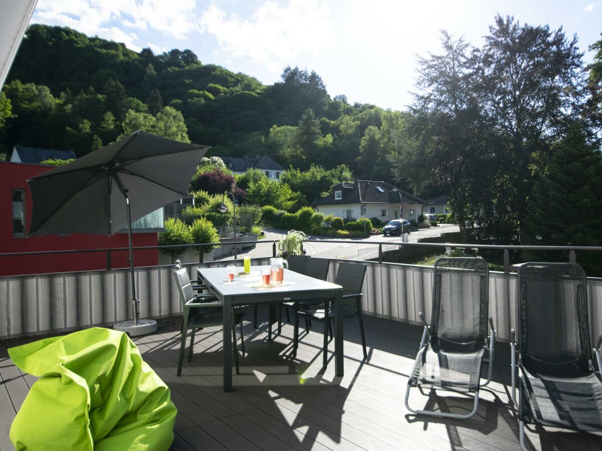 FeWo Maare Terrasse 12Prs Tisch Blick Clara-Viebig