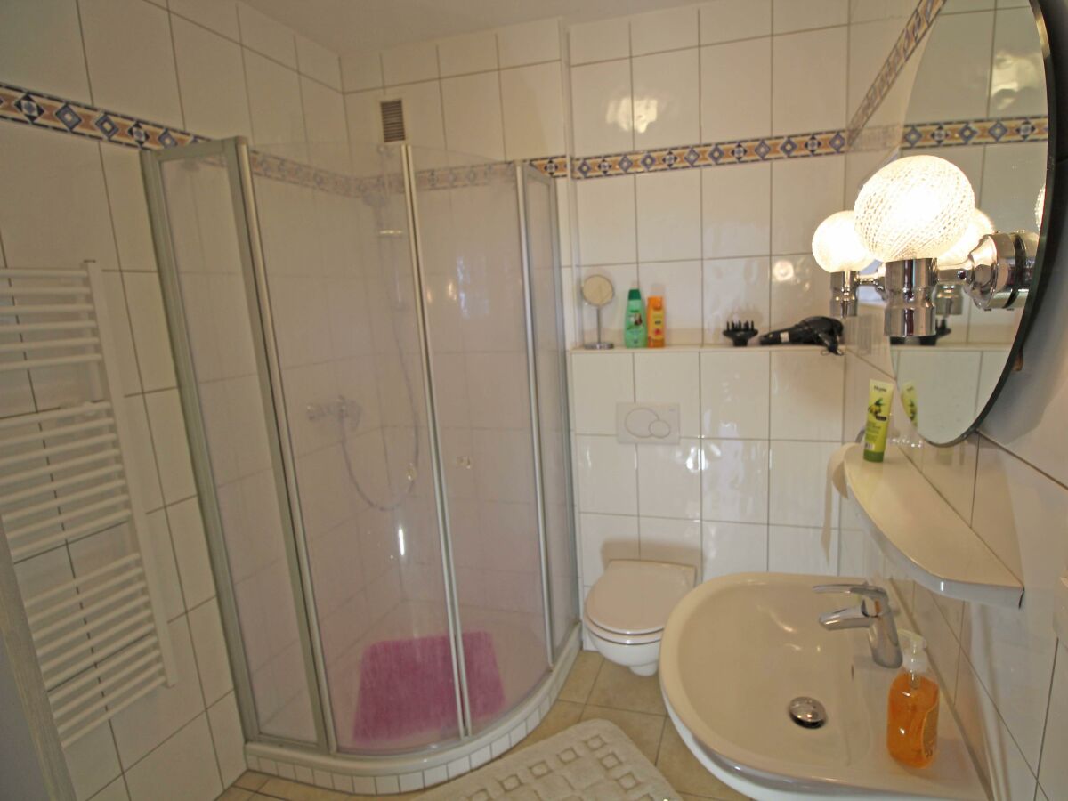 Badezimmer 1 im Erdgeschoss