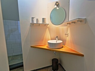 Bad mit begehbarer Dusche