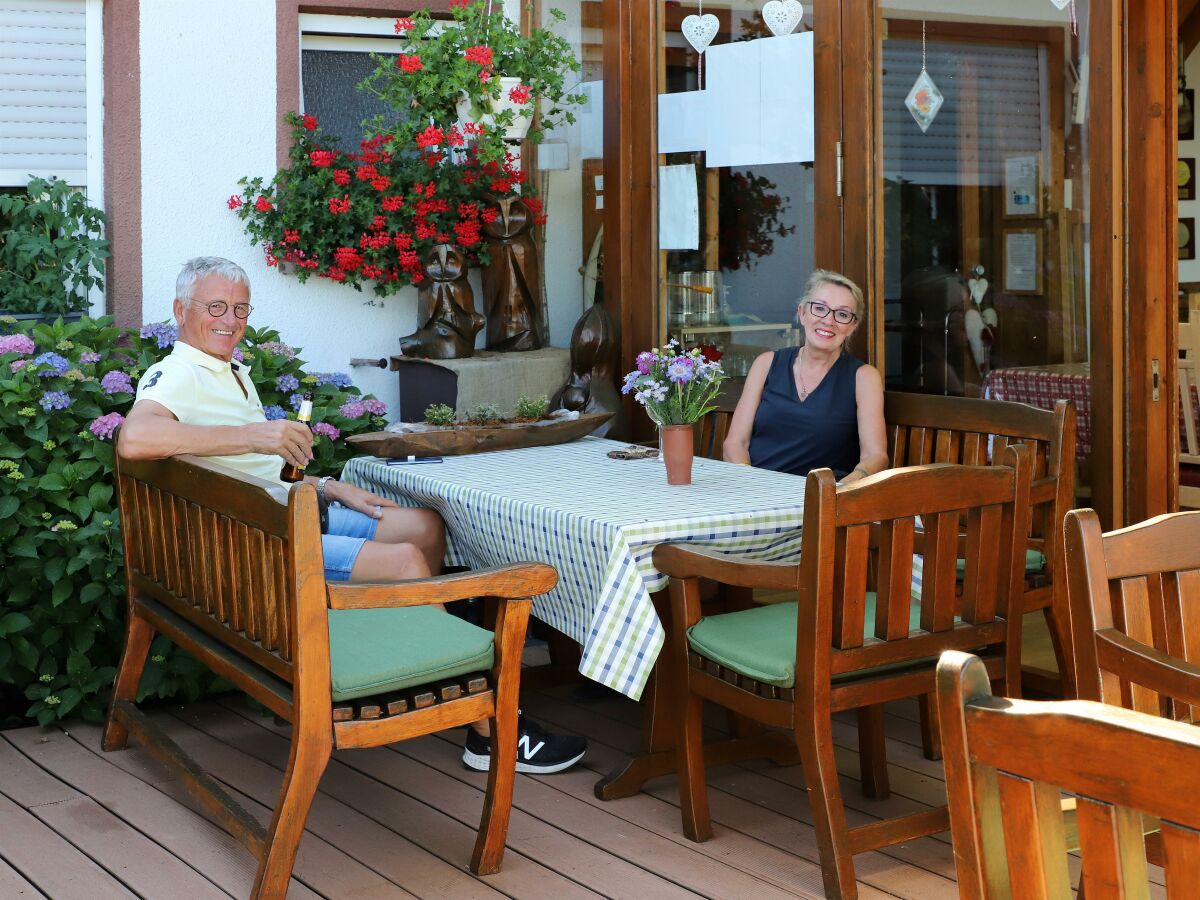 Gemütliche Ecke vor dem Wintergarten