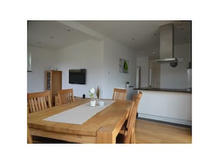 Essplatz mit Blick zur Küche