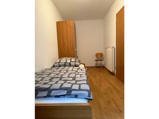 7_Zweibett-Schlafzimmer1