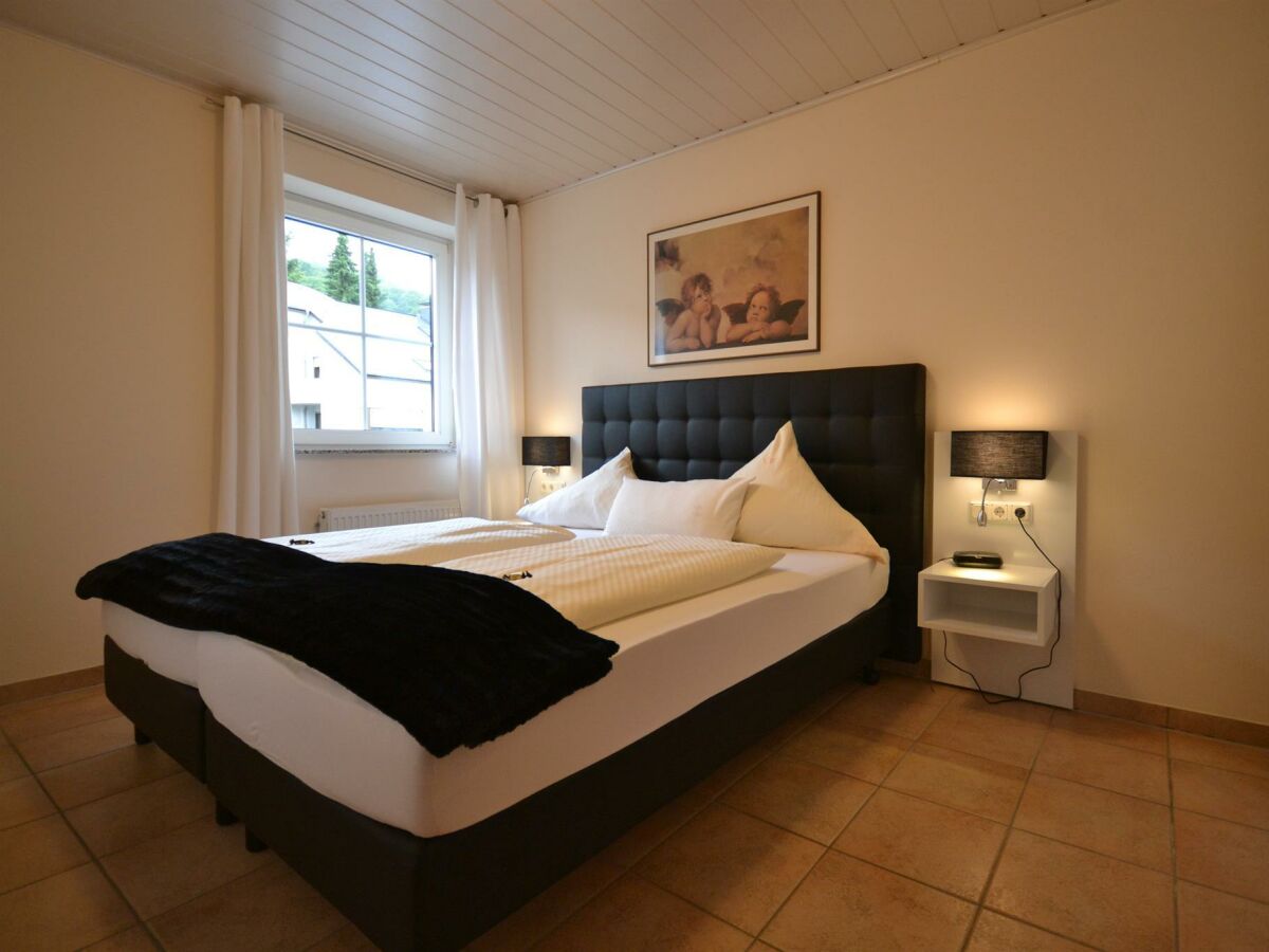 Burg_Schlafzimmer2