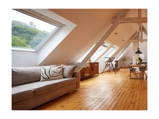 "Das Atelier" mit Blick auf Burg und Mosel