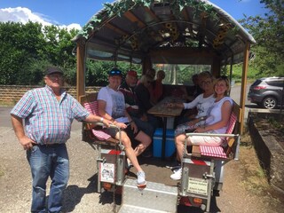 Planwagenfahrt - Weinerlebnis pur - Wein-und Gaest