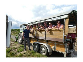 Planwagenfahrt - Weinbergsrundfahrt Weingut Genets