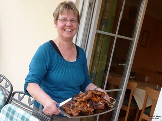 frisch gegrillte Steaks Wein- uund Gästehaus Genet
