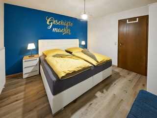 Ferienhaus_Moselherberge_Zimmer_Geschaeftemacher_1