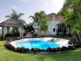 Pool mit Blick auf Finca Romantica