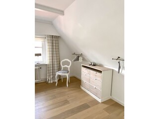 Weitere Aufnahme des Schlafzimmers