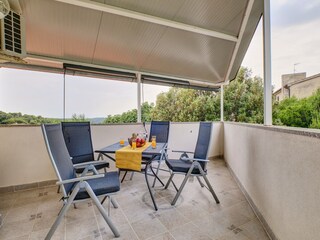 Angenehme Terrasse mit Meerblick