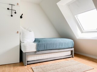 Schlafen 2, Einzelbett mit Auszug