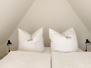 Palettenbett 160x200, Verdunkelungsrollo