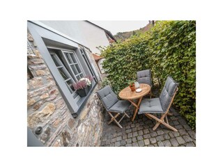 Terrasse mit Sitzmöglichkeit