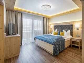 Suite Heimatgefühl_2_Hotel Riedl in Kössen_(C) Fot