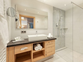 Suite Alpenglühen_Bad_Hotel Riedl Kössen (c) Foto