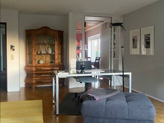 Arbeitsplatz mit Blick nach draußen