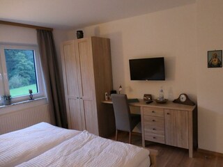 Schlafzimmer 1