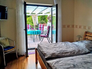 Schlafzimmer und Terrasse